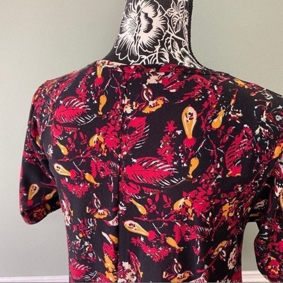 LuLaRoe Floral Print Perfect T - Picture 5 of 8